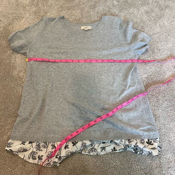 Loft Women's Short Sleeve Grey Sweater Blouse with Chiffon Ruffle Size M - Picture 8 of 8